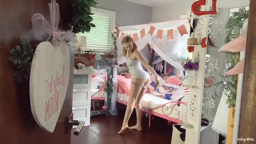 Indigo White Your Little Sister Has a Premium Snapchat